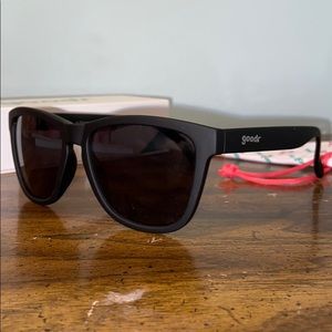 NWT GOODR A GINGER’S SOUL RUNNING SUNGLASSES